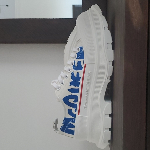 Alexander McQueen Men's Sneakers - Picture 11 of 11